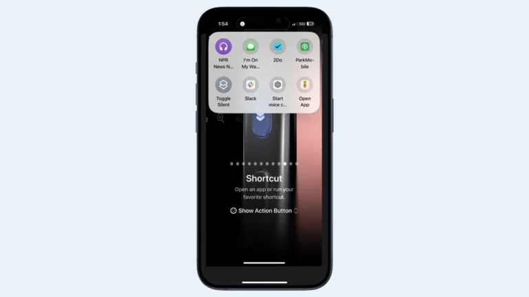 Ekran iPhone'a z menu skrótów uruchamianym przyciskiem czynności